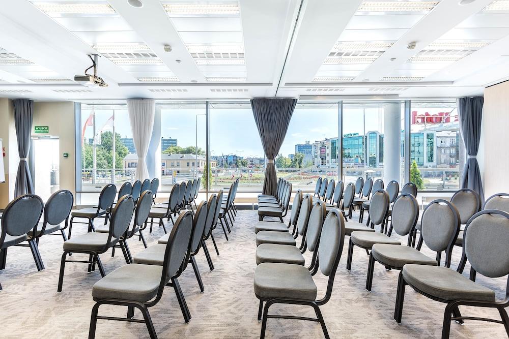 Qubus Hotel Kielce Luaran gambar