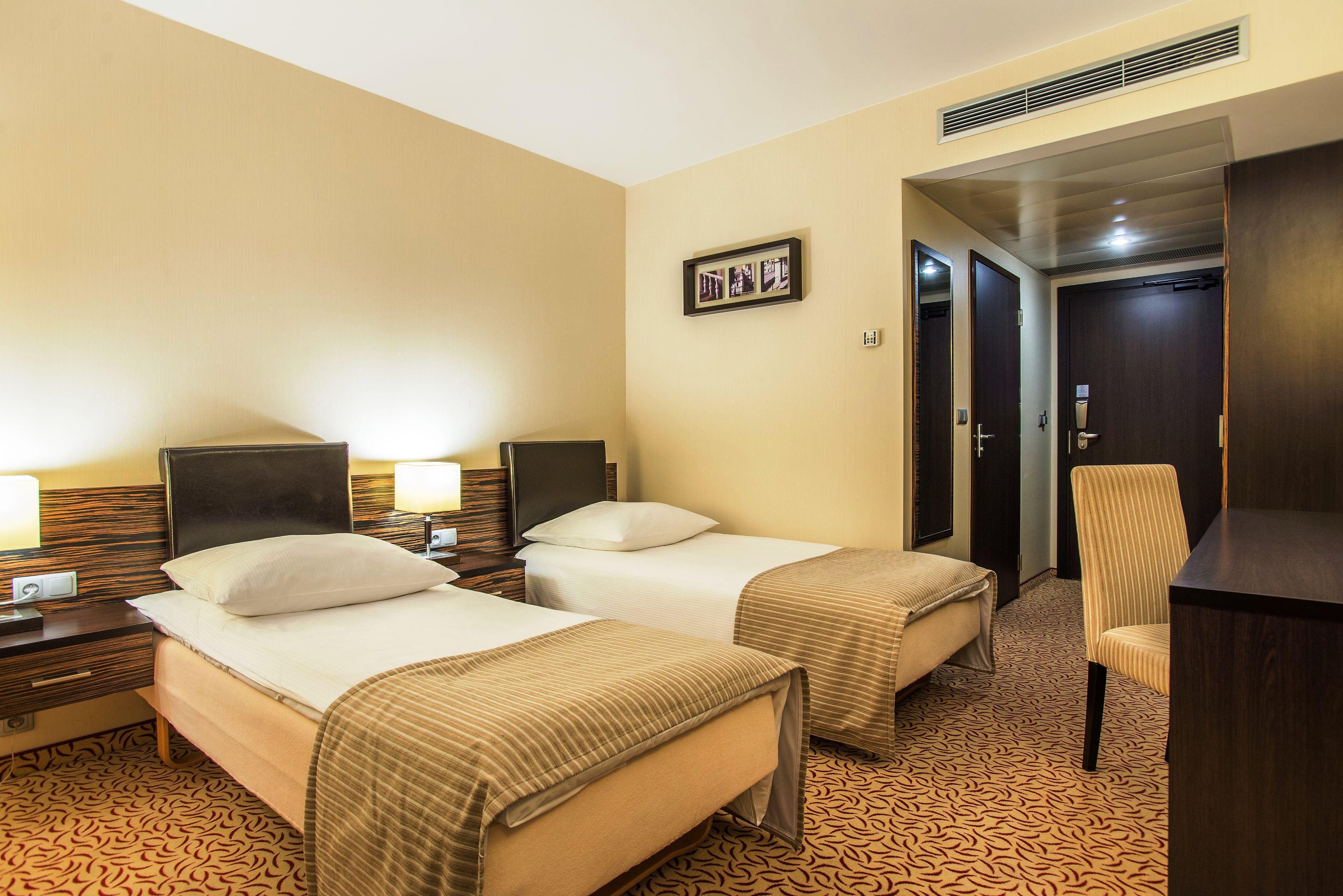 Qubus Hotel Kielce Luaran gambar