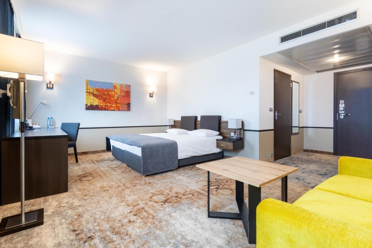 Qubus Hotel Kielce Luaran gambar