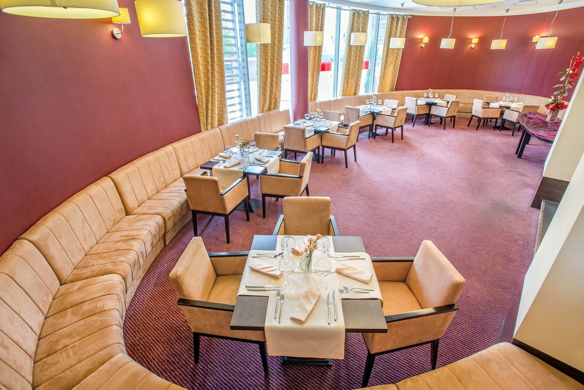 Qubus Hotel Kielce Luaran gambar