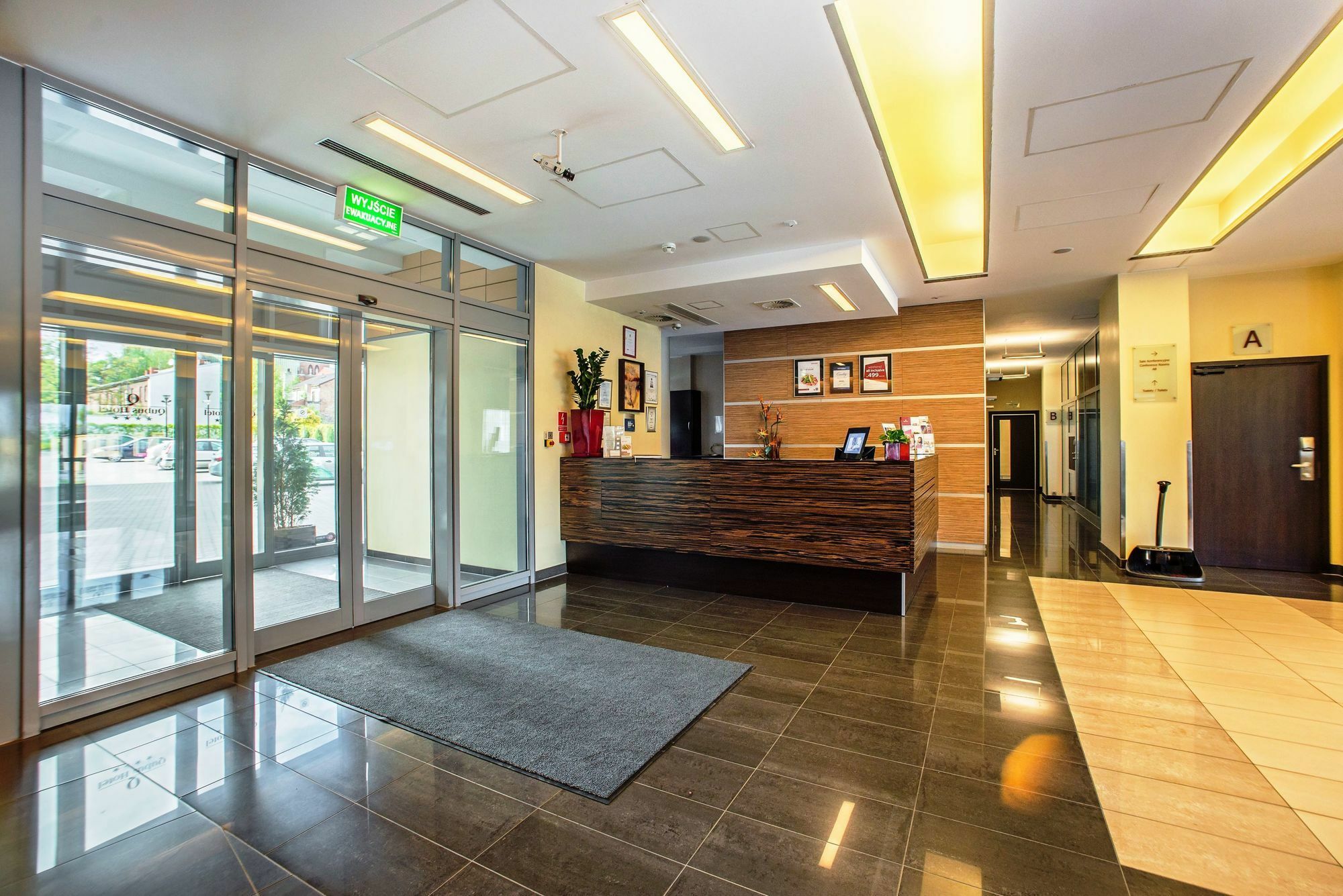 Qubus Hotel Kielce Luaran gambar